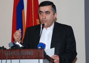 Արմեն Ռւստ